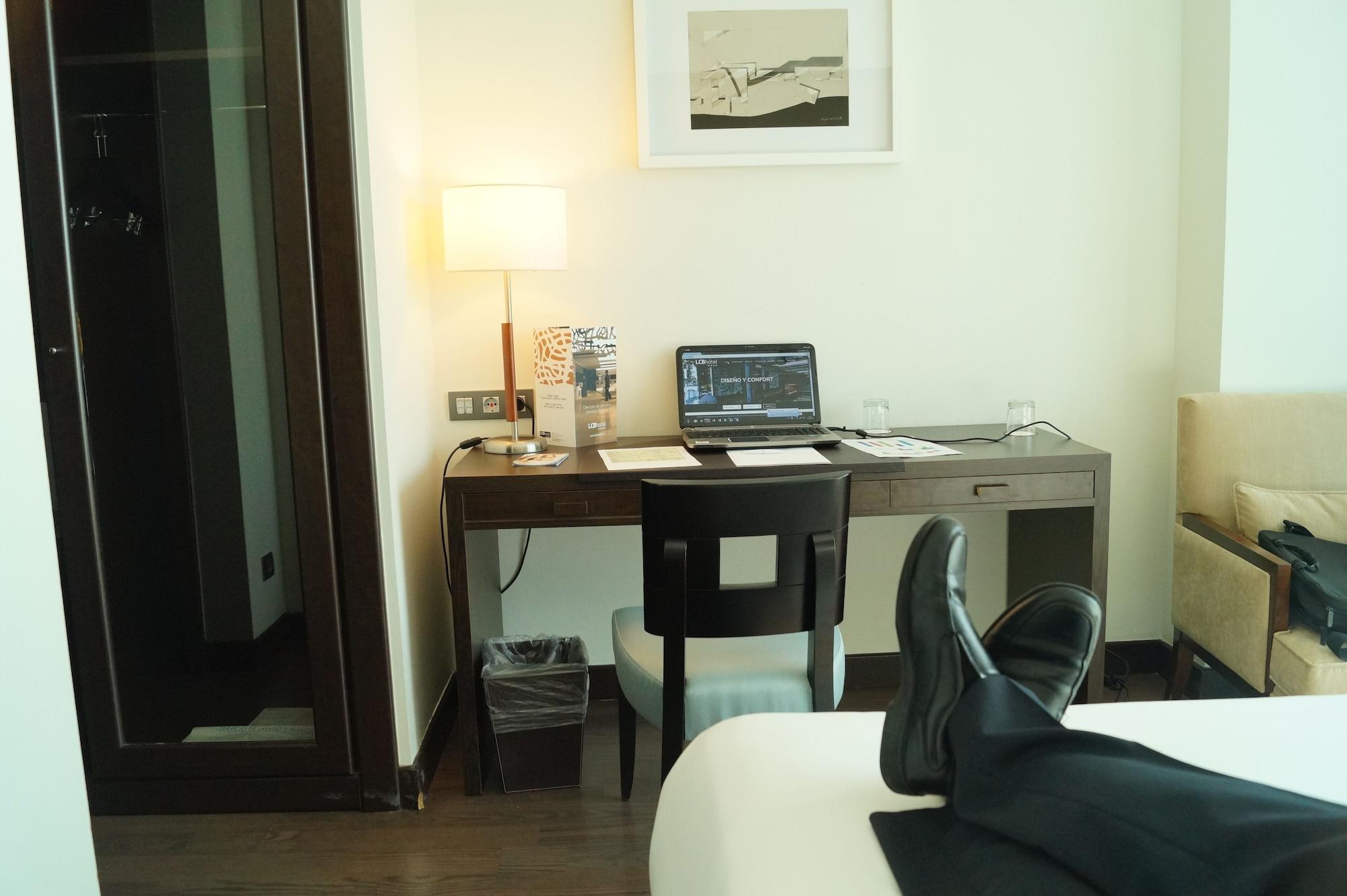 Lcb Hotel Φουενλαμπράδα Εξωτερικό φωτογραφία