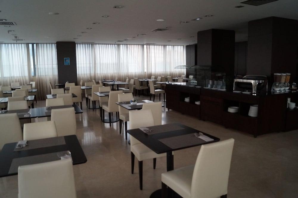 Lcb Hotel Φουενλαμπράδα Εξωτερικό φωτογραφία