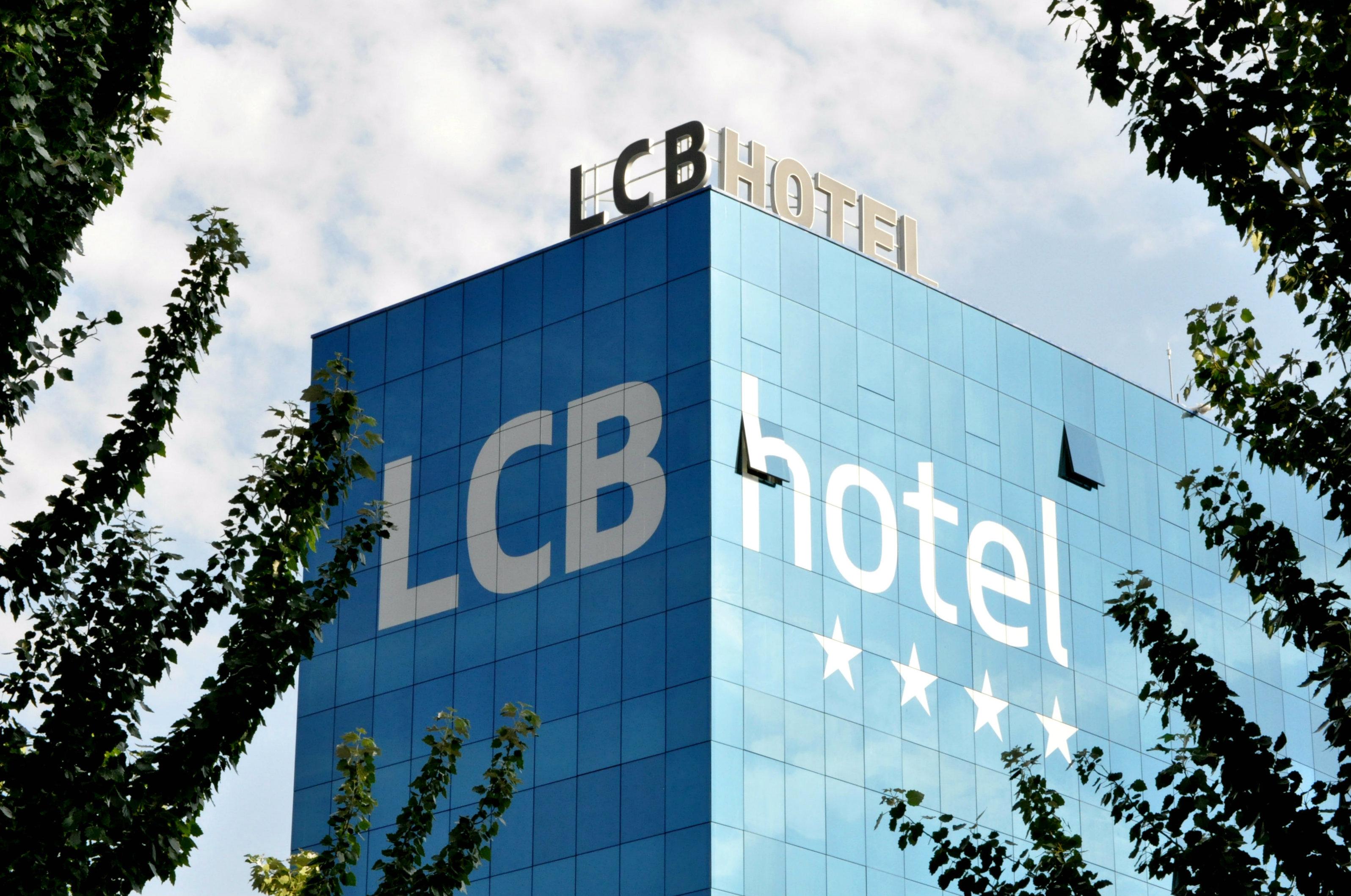 Lcb Hotel Φουενλαμπράδα Εξωτερικό φωτογραφία