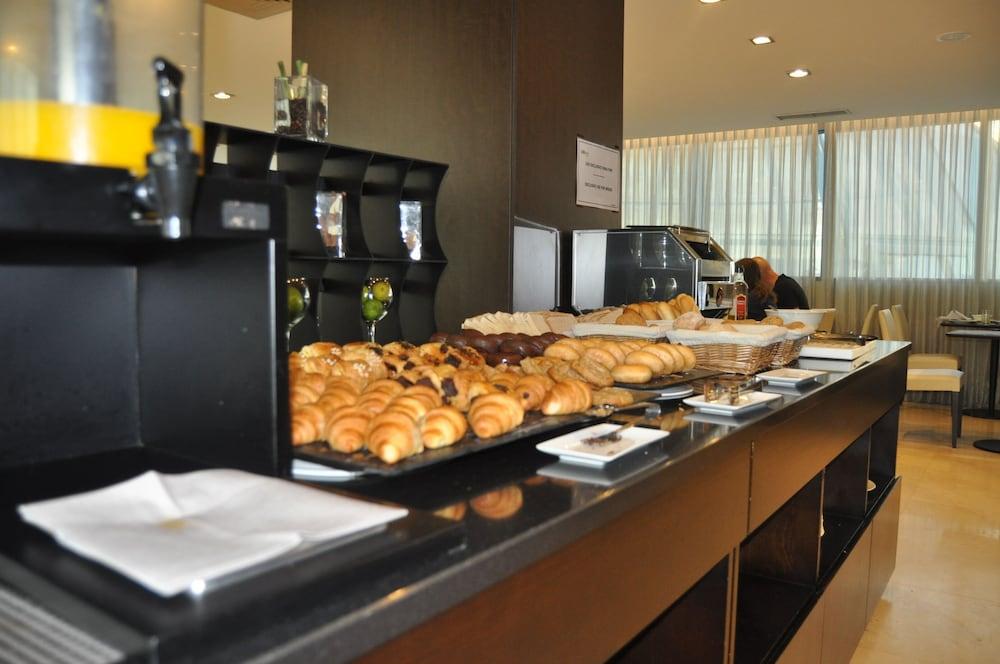 Lcb Hotel Φουενλαμπράδα Εξωτερικό φωτογραφία
