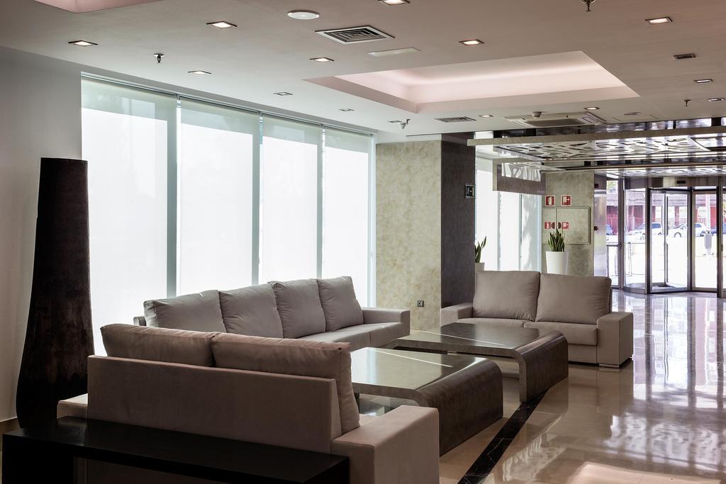 Lcb Hotel Φουενλαμπράδα Εξωτερικό φωτογραφία