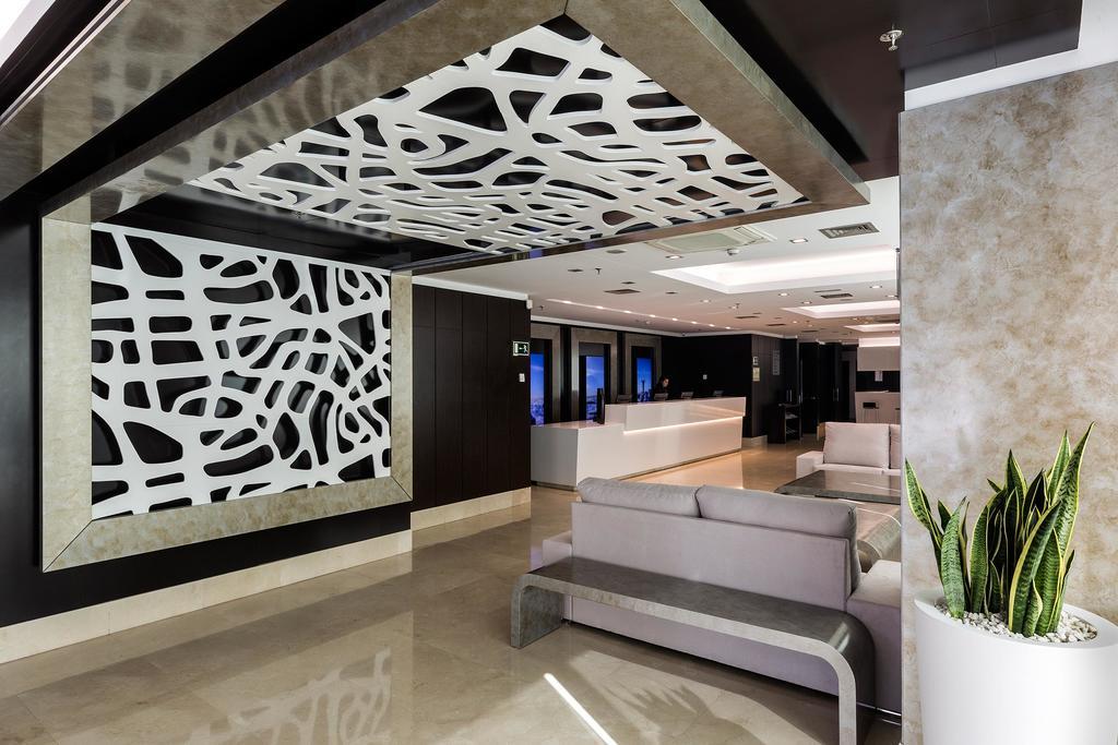 Lcb Hotel Φουενλαμπράδα Εξωτερικό φωτογραφία